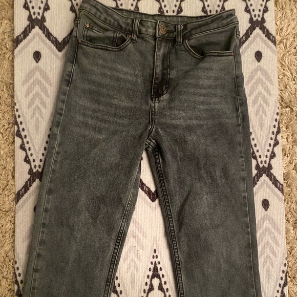 Dex raw hem, straight leg, ankle length jeans, size 30 but fit 27-28 - Picture 2 of 4